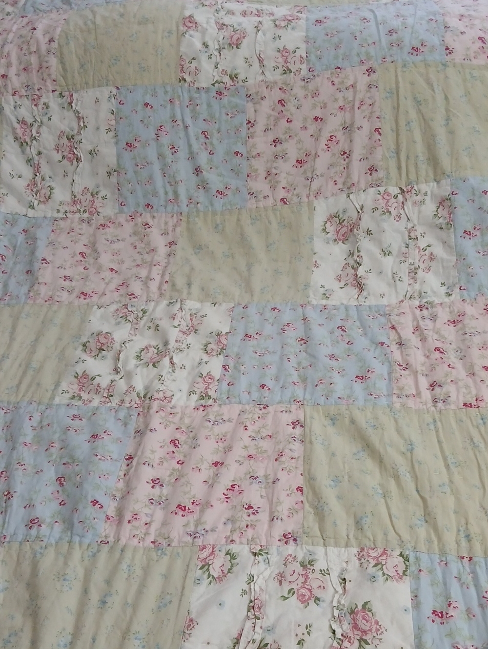 Shabby Chic Brand Quilt - Picture 4 of 13